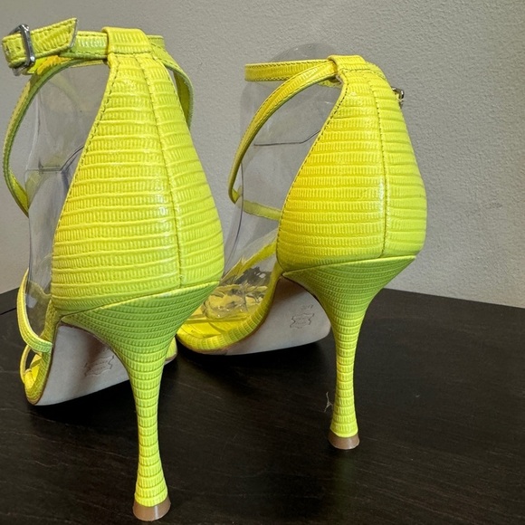 Alice and Olivia by Stacey Bendet Neon Yellow Strap Leather Sandals sz 8.5 - Picture 3 of 7